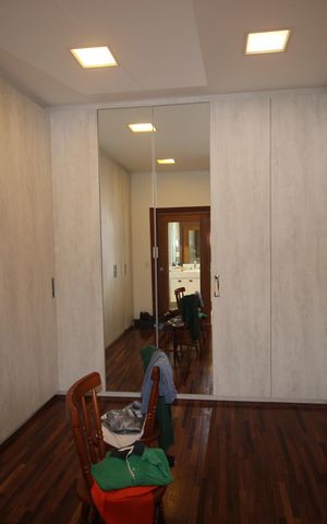 Casa de condomínio para alugar com 355m², 4 quartos e 4 vagasCloset da suíte 4