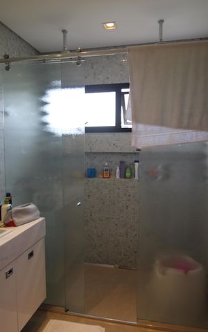 Casa de condomínio para alugar com 355m², 4 quartos e 4 vagasBanheiro da Suíte 4