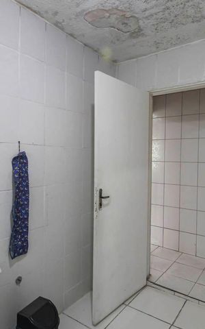Casa à venda com 203m², 4 quartos e 2 vagas Casa à venda com 203m², 4 quartos e 2 vagasBanheiro 2
