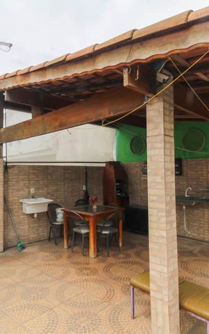 Casa à venda com 203m², 4 quartos e 2 vagas Casa à venda com 203m², 4 quartos e 2 vagasChurrasqueira