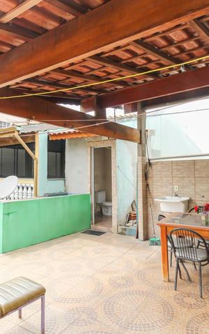 Casa à venda com 203m², 4 quartos e 2 vagas Casa à venda com 203m², 4 quartos e 2 vagasChurrasqueira