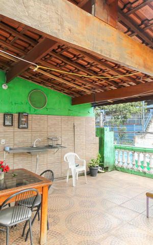 Casa à venda com 203m², 4 quartos e 2 vagas Casa à venda com 203m², 4 quartos e 2 vagasChurrasqueira