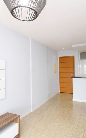 Apartamento para alugar com 78m², 2 quartos e 2 vagasSala