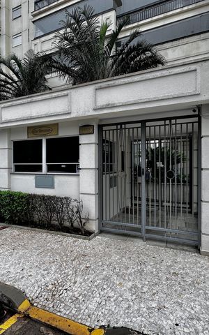 Apartamento à venda com 250m², 3 quartos e 5 vagas Apartamento à venda com 250m², 3 quartos e 5 vagasFachada