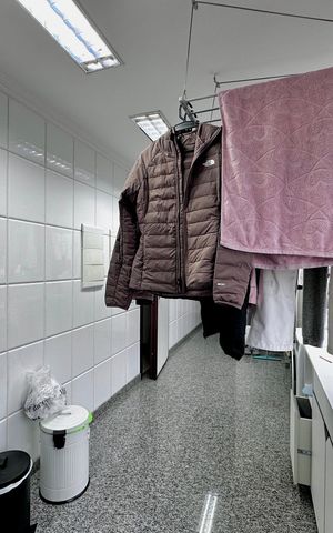 Apartamento à venda com 250m², 3 quartos e 5 vagas Apartamento à venda com 250m², 3 quartos e 5 vagasÁrea de Serviço
