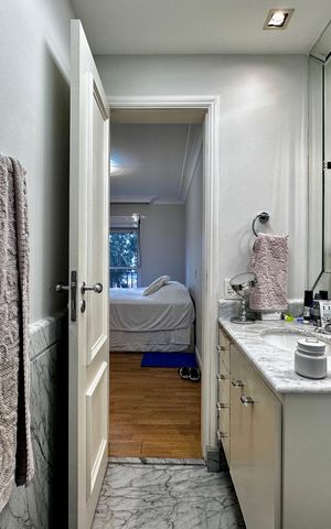Apartamento à venda com 250m², 3 quartos e 5 vagas Apartamento à venda com 250m², 3 quartos e 5 vagasBanheiro 1 Suíte 3
