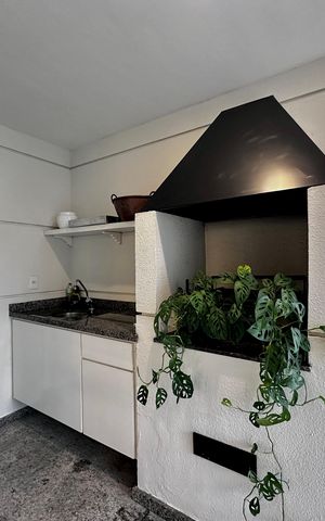 Apartamento à venda com 250m², 3 quartos e 5 vagas Apartamento à venda com 250m², 3 quartos e 5 vagasVaranda