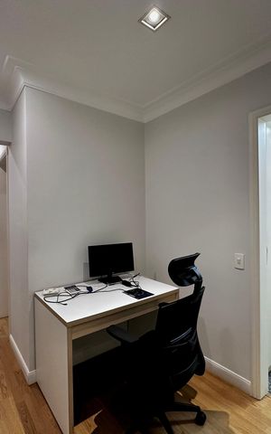 Apartamento à venda com 250m², 3 quartos e 5 vagas Apartamento à venda com 250m², 3 quartos e 5 vagasCorredor Suítes