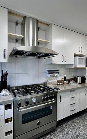 Apartamento à venda com 250m², 3 quartos e 5 vagas Apartamento à venda com 250m², 3 quartos e 5 vagasCozinha