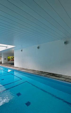 Apartamento à venda com 250m², 3 quartos e 5 vagas Apartamento à venda com 250m², 3 quartos e 5 vagasPiscina Coberta