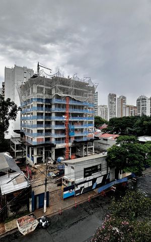 Apartamento à venda com 250m², 3 quartos e 5 vagas Apartamento à venda com 250m², 3 quartos e 5 vagasVista