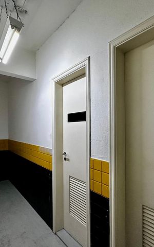 Apartamento à venda com 250m², 3 quartos e 5 vagas Apartamento à venda com 250m², 3 quartos e 5 vagasDepósito Apartamento