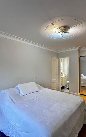 Apartamento à venda com 250m², 3 quartos e 5 vagas Apartamento à venda com 250m², 3 quartos e 5 vagasSuíte 3