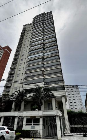 Apartamento à venda com 250m², 3 quartos e 5 vagas Apartamento à venda com 250m², 3 quartos e 5 vagasFachada