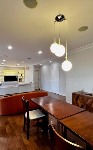 Apartamento à venda com 250m², 3 quartos e 5 vagas Apartamento à venda com 250m², 3 quartos e 5 vagasSala