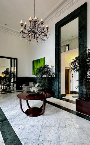 Apartamento à venda com 250m², 3 quartos e 5 vagas Apartamento à venda com 250m², 3 quartos e 5 vagasHall Social Bloco