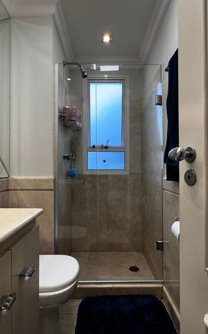 Apartamento à venda com 250m², 3 quartos e 5 vagas Apartamento à venda com 250m², 3 quartos e 5 vagasBanheiro Suíte 2