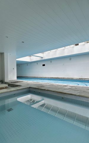 Apartamento à venda com 250m², 3 quartos e 5 vagas Apartamento à venda com 250m², 3 quartos e 5 vagasPiscina Coberta