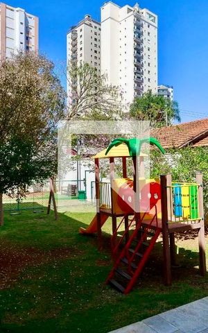 Apartamento à venda com 250m², 3 quartos e 5 vagas Apartamento à venda com 250m², 3 quartos e 5 vagasPlayground