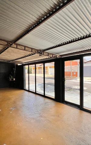 Casa à venda com 270m², 5 quartos e 1 vaga Casa à venda com 270m², 5 quartos e 1 vagaGaragem