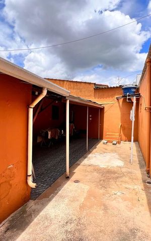 Casa à venda com 270m², 5 quartos e 1 vaga Casa à venda com 270m², 5 quartos e 1 vagaCorredor - Casa 3