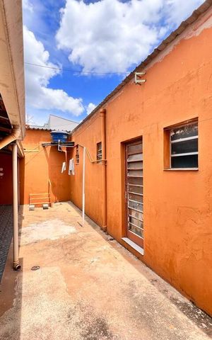 Casa à venda com 270m², 5 quartos e 1 vaga Casa à venda com 270m², 5 quartos e 1 vagaCorredor - Casa 3