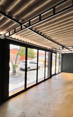 Casa à venda com 270m², 5 quartos e 1 vaga Casa à venda com 270m², 5 quartos e 1 vagaGaragem