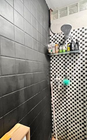Casa à venda com 270m², 5 quartos e 1 vaga Casa à venda com 270m², 5 quartos e 1 vagaBanheiro Suíte