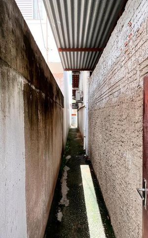 Casa à venda com 270m², 5 quartos e 1 vaga Casa à venda com 270m², 5 quartos e 1 vagaCorredor - Casa 2