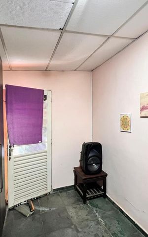 Casa à venda com 270m², 5 quartos e 1 vaga Casa à venda com 270m², 5 quartos e 1 vagaCloset Suíte