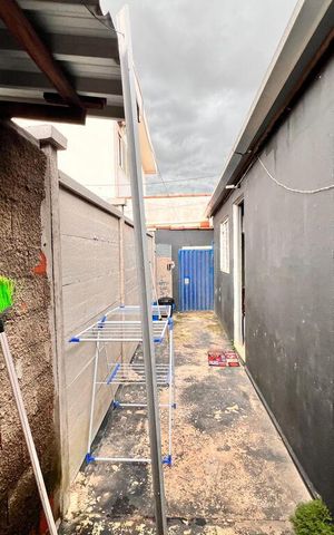 Casa à venda com 270m², 5 quartos e 1 vaga Casa à venda com 270m², 5 quartos e 1 vagaCorredor - Casa 2