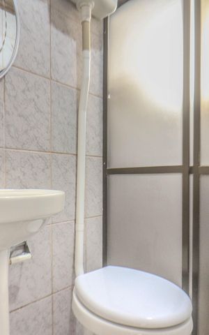 Casa à venda com 64m², 2 quartos e 3 vagas Casa à venda com 64m², 2 quartos e 3 vagasBanheiro