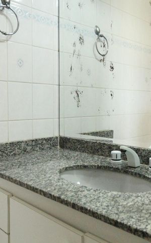 Apartamento à venda com 161m², 4 quartos e 2 vagasBanheiro da suíte
