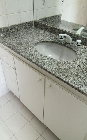 Apartamento à venda com 161m², 4 quartos e 2 vagasBanheiro da suíte