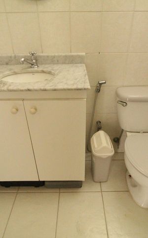 Apartamento à venda com 161m², 4 quartos e 2 vagasBanheiro social 2