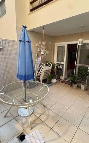 Casa de condomínio à venda com 200m², 3 quartos e 2 vagasVaranda da sala