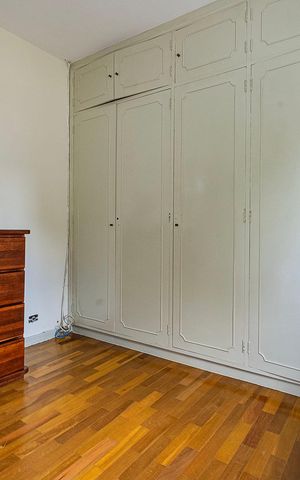 Casa à venda com 526m², 4 quartos e 4 vagas Casa à venda com 526m², 4 quartos e 4 vagasQuarto 3