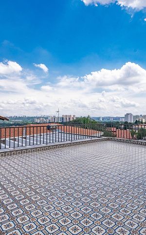 Casa à venda com 526m², 4 quartos e 4 vagas Casa à venda com 526m², 4 quartos e 4 vagasVaranda