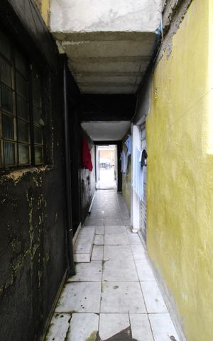 Casa à venda com 80m², 3 quartos e sem vagaÁrea comum