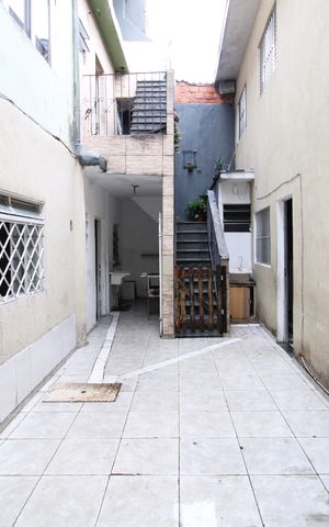 Casa à venda com 80m², 3 quartos e sem vagaÁrea comum