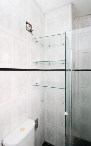 Casa à venda com 80m², 3 quartos e sem vagaBanheiro da Suíte