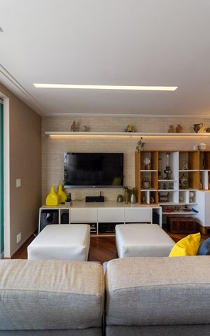 Apartamento à venda com 218m², 4 quartos e 4 vagas Apartamento à venda com 218m², 4 quartos e 4 vagasSala