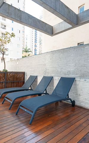 Apartamento à venda com 85m², 2 quartos e 2 vagas Apartamento à venda com 85m², 2 quartos e 2 vagasÁrea Comum - Piscina