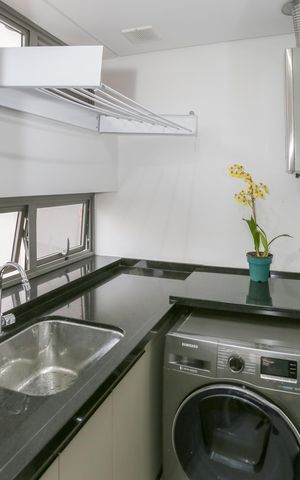 Apartamento à venda com 85m², 2 quartos e 2 vagas Apartamento à venda com 85m², 2 quartos e 2 vagasCozinha e Área de Serviço