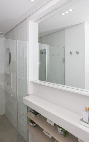 Apartamento à venda com 85m², 2 quartos e 2 vagas Apartamento à venda com 85m², 2 quartos e 2 vagasBanheiro Social