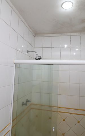 Casa à venda com 333m², 5 quartos e 4 vagasBanheiro Social