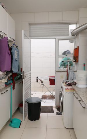 Casa à venda com 333m², 5 quartos e 4 vagasÁrea de Serviço 2