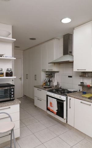 Casa à venda com 333m², 5 quartos e 4 vagasCozinha