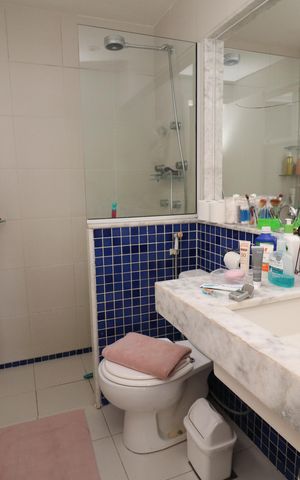 Casa à venda com 333m², 5 quartos e 4 vagasBanheiro da Suíte 1