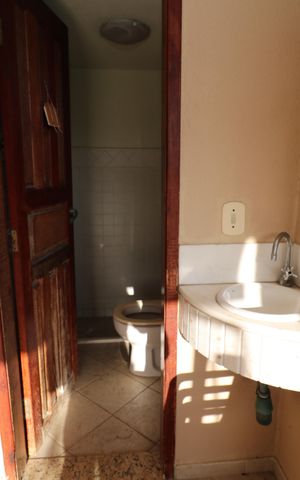 Casa à venda com 333m², 5 quartos e 4 vagasBanheiro da Piscina